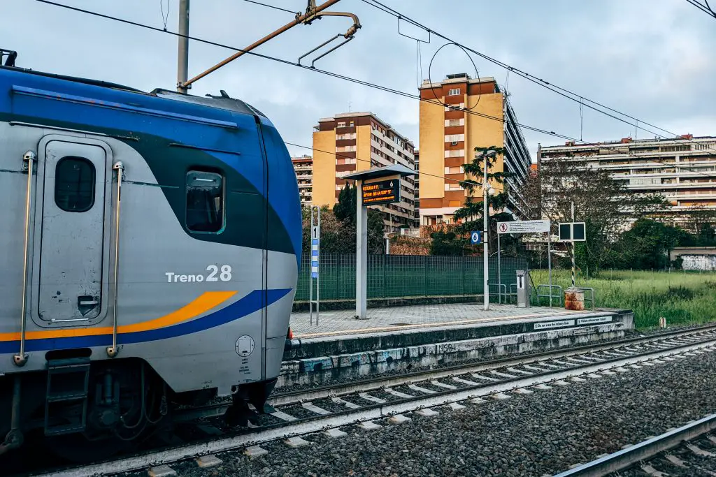 Peschiera del Garda to Verona By Train