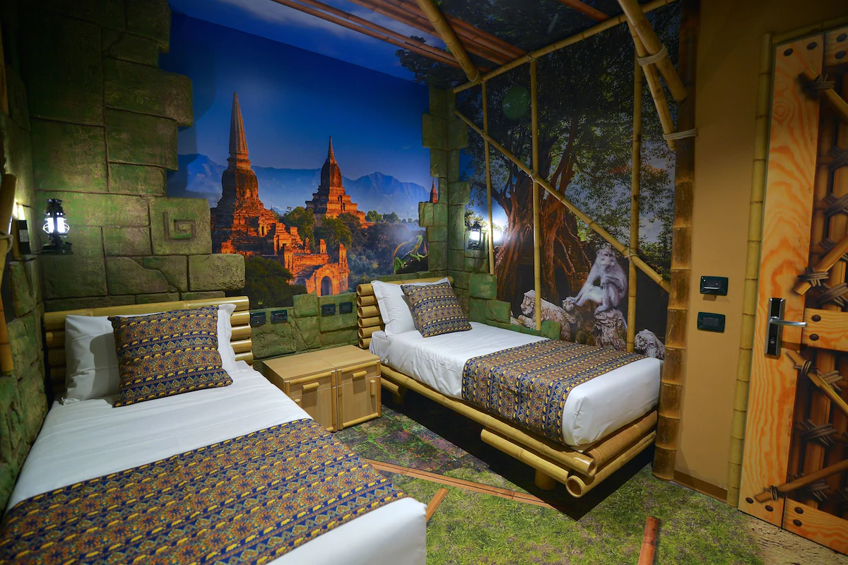 gardaland adventure hotel themed room